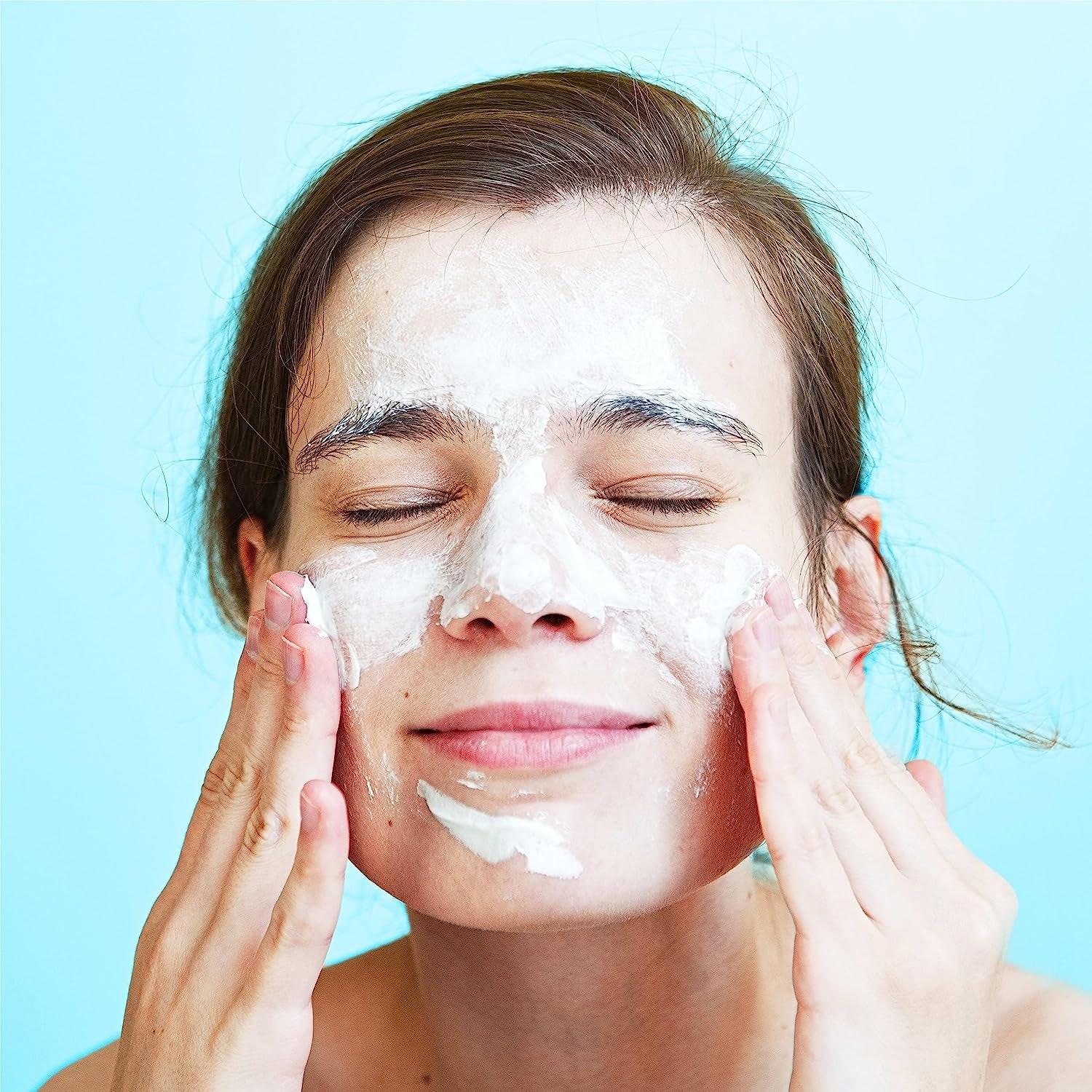 Oil-Free Acne Face Wash with 2% Salicylic Acid, Clears Breakouts & Blackheads.